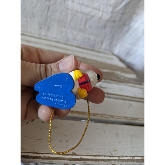 United feature Snoopy red present blue sandals orn - Picture 6 of 6